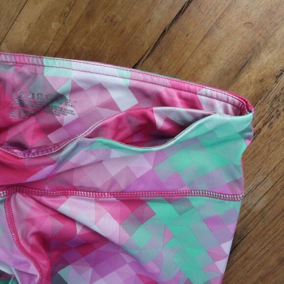 REEBOK PINK & GREEN GEOMETRIC PRINT WIDE WAISTBAND WITH POCKET CAPRI LEGGINGS - Picture 6 of 8